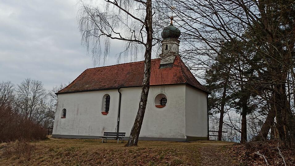 Wird der Blick auf das Antonikircherl durch die Erweiterung des Gewerbegebiets Oberschlatzendorf Nord beeinträchtigt? Das Thema wurde bei der Stadtratssitzung angesprochen. Wird der Blick auf das Antonikircherl durch die Erweiterung des Gewerbegebiets Oberschlatzendorf Nord beeinträchtigt? Das Thema wurde bei der Stadtratssitzung angesprochen.