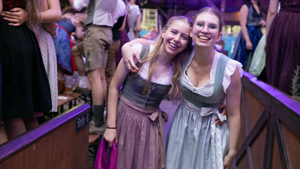 Die Partybilder vom Dienstag, 12. August, aus dem Festzelt Wenisch. Die Partybilder vom Dienstag, 12. August, aus dem Festzelt Wenisch.