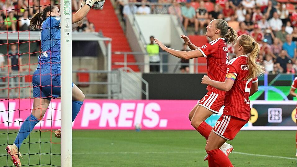 VfL-Torhüterin Stina Johannes patzt zweimal im Supercup. VfL-Torhüterin Stina Johannes patzt zweimal im Supercup.