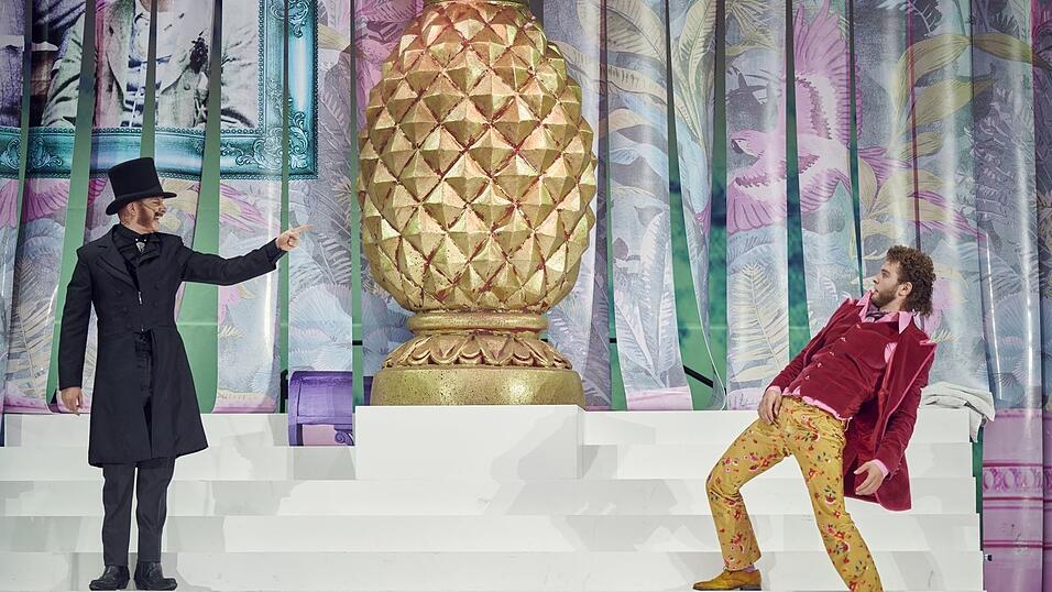 Zwei Freunde im Konflikt: Jack (Philipp Quest, links) und Algernon (David Markandaya Campling) Zwei Freunde im Konflikt: Jack (Philipp Quest, links) und Algernon (David Markandaya Campling)