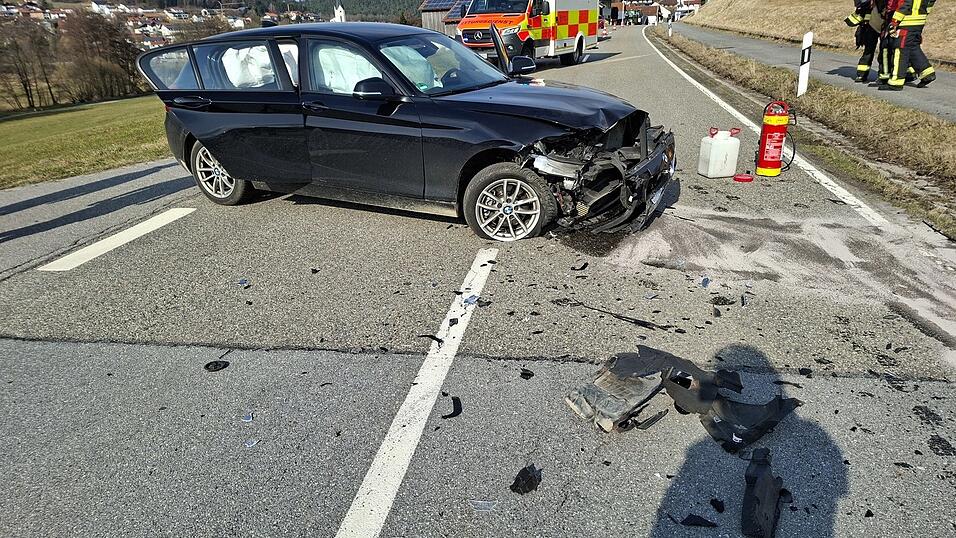 An den beiden Fahrzeugen entstand nach ersten Sch&auml;tzungen ein Schaden in H&ouml;he von 22.000 Euro.