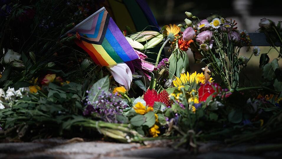 Der Terroranschlag auf den CSD hat eine Debatte ausgelöst. Der Terroranschlag auf den CSD hat eine Debatte ausgelöst.