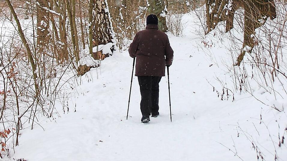 Gut ausgetretene Wege führen rund um den Perlsee. Hier ist für jeden die richtige Strecke dabei. Gut ausgetretene Wege führen rund um den Perlsee. Hier ist für jeden die richtige Strecke dabei.