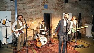 Rockig wird es mit den Juicy Vibes, die in Zeholfing spielen werden. Aber auch andere Locations und musikalische Genres warten auf die Konzertbesucher. Der Eintritt ist frei.