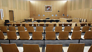 Vor Gericht verweigerten die Familienmitglieder die Aussage. Weitere Beweismittel gab es nicht – folglich erfolgte der Freispruch. (Symbolfoto) Vor Gericht verweigerten die Familienmitglieder die Aussage. Weitere Beweismittel gab es nicht – folglich erfolgte der Freispruch. (Symbolfoto)