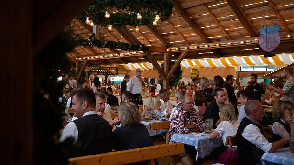 Die Partybilder vom Freitag, 12. August 2022, aus dem Festzelt Nothaft.