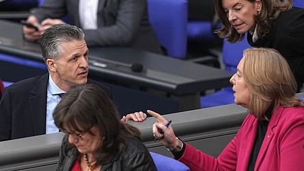 Wie schnell soll es gehen mit der Reform des Bürgergelds? Kanzleramtsminister Frei (CDU) meint, Arbeitsministerin Bas (SPD) sollte schon «in den nächsten Tagen» liefern. (Archivbild)