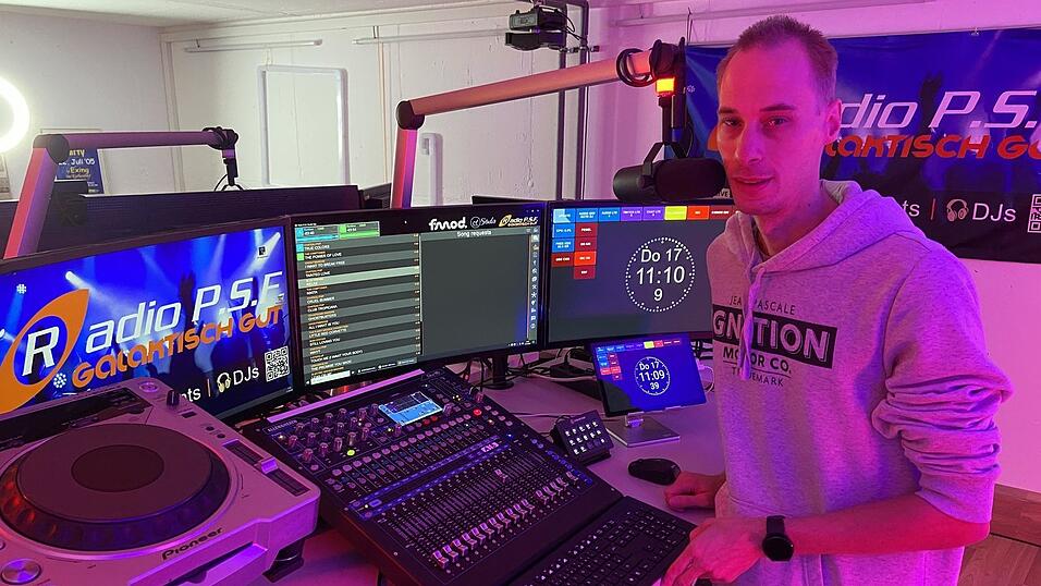 Der 41-j&auml;hrige Christian Falk ist eigentlich Veranstaltungstechniker. Das Internetradio betreibt er als Hobby nebenbei. Das Studio befindet sich in der Fleischgasse.