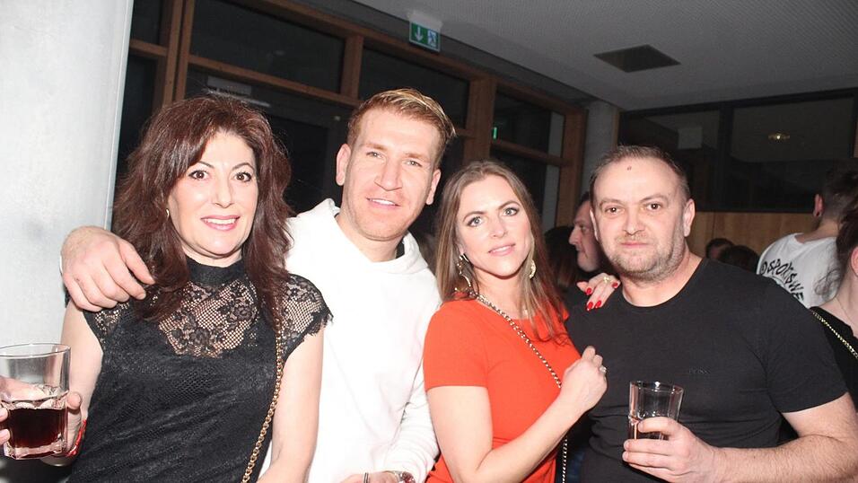 Auf der Eskara &Uuml;30-Party in Essenbach war wieder viel los.