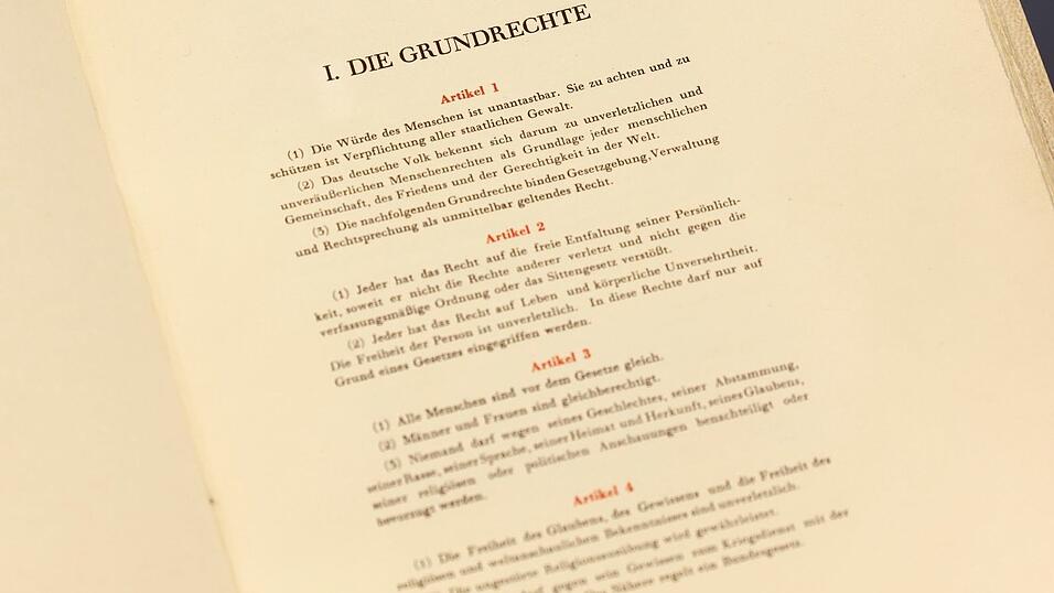 Das Grundgesetz mit seinen verbrieften Rechten ist aus Sicht von Bundespr&auml;sident Steinmeier ein Grund zum Feiern