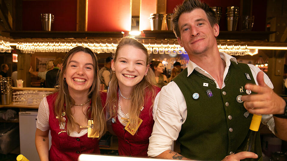Die Partybilder vom Montag, 18. August, aus dem Festzelt Krönner. Die Partybilder vom Montag, 18. August, aus dem Festzelt Krönner.