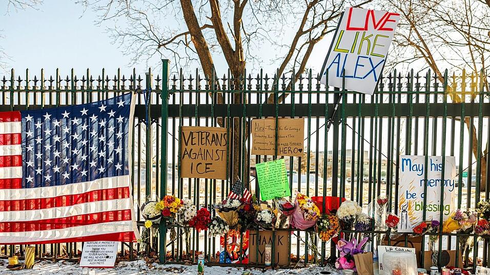 Laut US-Medien gaben zwei Bundesbeamte die Sch&uuml;sse in Minnesota ab.