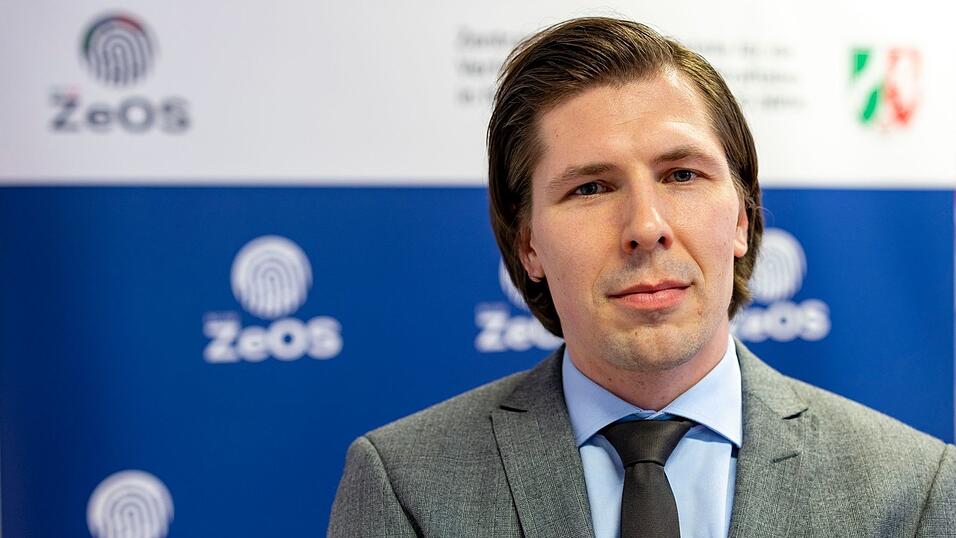 Staatsanwalt Julius Sterzel von der Zentralstelle für Organisierte Kriminalität. Staatsanwalt Julius Sterzel von der Zentralstelle für Organisierte Kriminalität.
