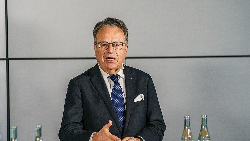 Hans-Jürgen Weise ist Co-Vorsitzender der Rentenkommission. (Archivbild) Hans-Jürgen Weise ist Co-Vorsitzender der Rentenkommission. (Archivbild)
