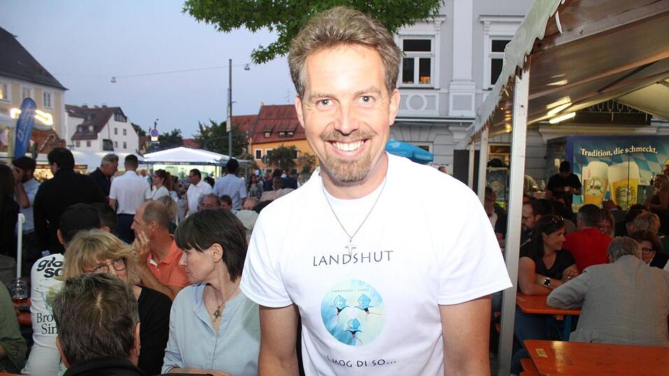 Viele Landshuter genossen ihren Freitagabend auf dem Bismarckplatzfest.