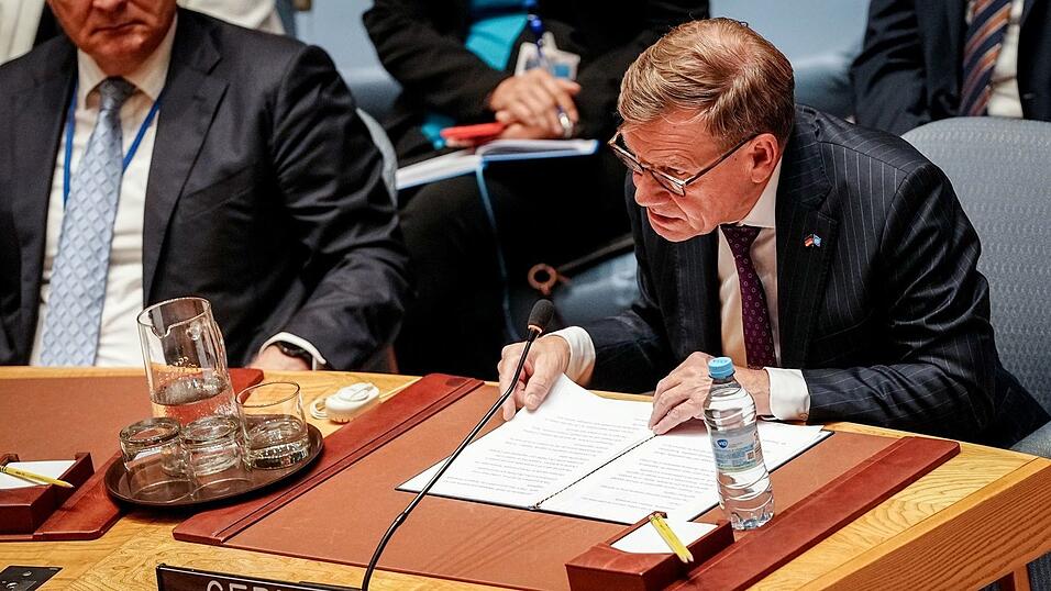 Außenminister Johann Wadephul (CDU) sowie seine Kollegen aus Frankreich und Großbritannien haben sich am Rande der UN-Vollversammlung in New York mit ihrem iranischen Kollegen getroffen.