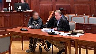 Der Angeklagte soll laut Urteil seine beiden Mitbewohner angewiesen haben, den zum damaligen Zeitpunkt lebensgefährlich verletzten 48-Jährigen wegzubringen und ihn so loszuwerden. (Archivbild)