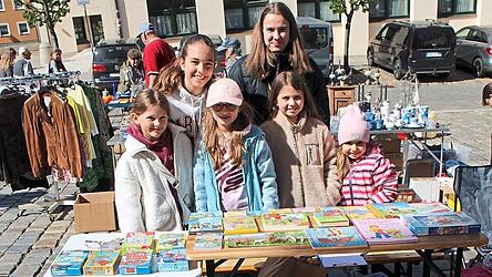 B&uuml;cher, Puppen, Schuhe: Was nicht mehr passt oder gebraucht wird, findet am Flohmarkt schnell ein neues Zuhause.