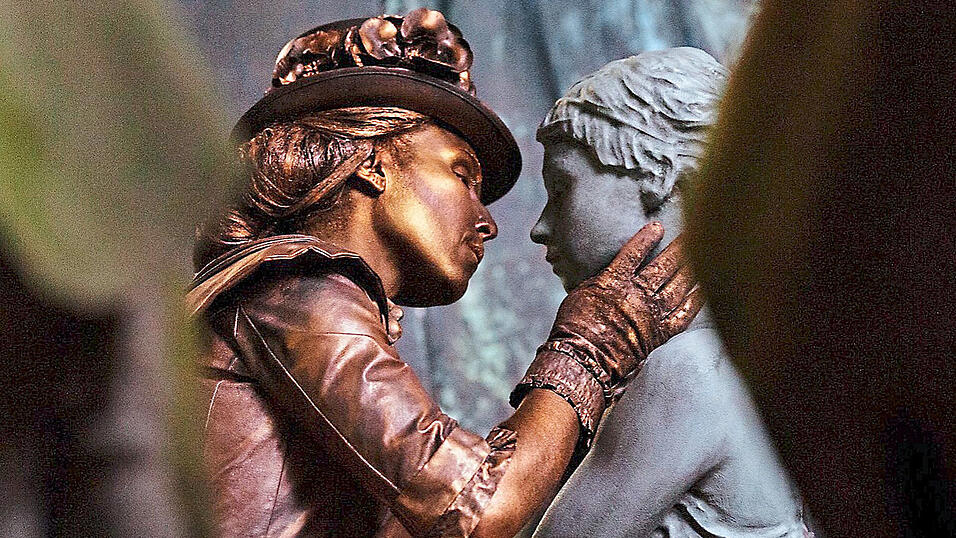 Tom Van Avermaets 'Hearts of Stone' (2024) mit Jessica Barden und Noomi Rapace ist am Er&ouml;ffnungsabend des Landshuter Kurzfilmfestivals im Kinopolis zu sehen. Weitere Spielorte sind das Kinoptikum, der Salzstadel und - aus Jubil&auml;umsgr&uuml;nden - die Poschinger Villa.