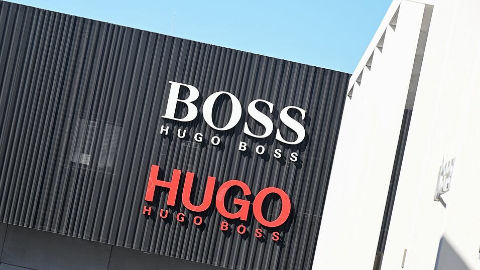 Der Modekonzern Hugo Boss rechnet für 2026 mit einem Umsatzrückgang. Erst ab dem Jahr 2027 sollen sich die Zahlen wieder verbessern. (Archivbild) Der Modekonzern Hugo Boss rechnet für 2026 mit einem Umsatzrückgang. Erst ab dem Jahr 2027 sollen sich die Zahlen wieder verbessern. (Archivbild)