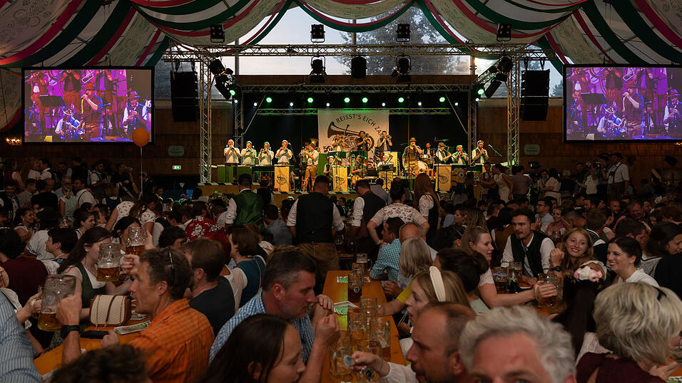 Die Partybilder vom Montag, 12. August 2024, aus dem Festzelt Weckmann. Die Partybilder vom Montag, 12. August 2024, aus dem Festzelt Weckmann.