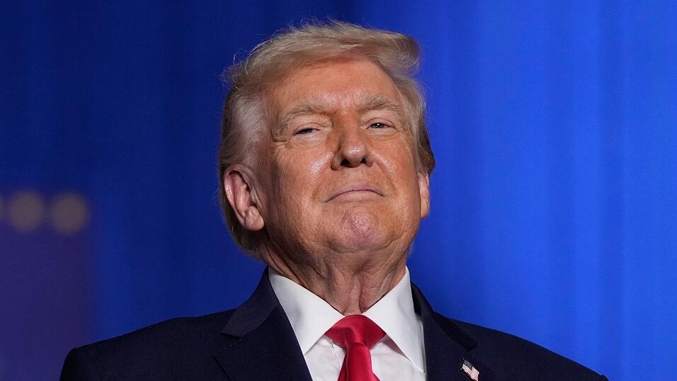 Laut US-Präsident Trump segelt eine «Armada» Richtung Iran. Laut US-Präsident Trump segelt eine «Armada» Richtung Iran.