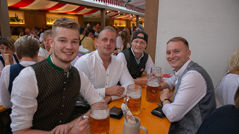 Die Partybilder von Donnerstag, 18. August 2022, aus dem Festzelt Krönner.