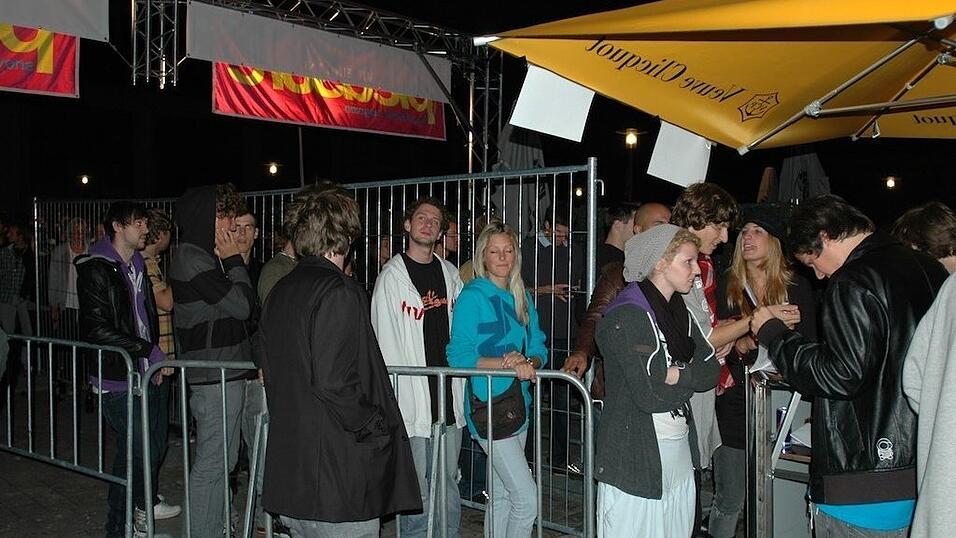 Rund 4000 Boarderfreunde feierten bei der Weltpremiere des neuesten Films von Isenseven, 'Let's go get lost' in M&uuml;nchen.