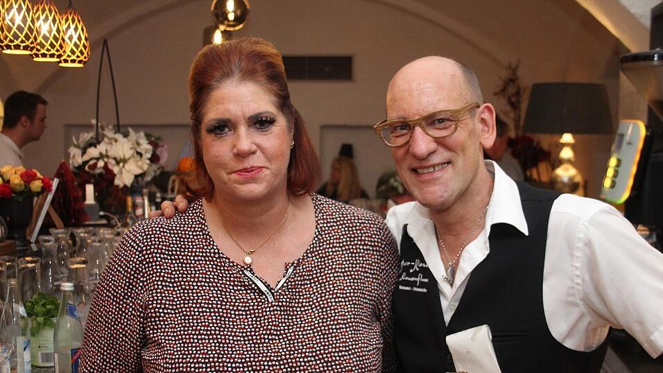 In der Landshuter Weinstube Isarklause fand am Samstag eine Schlagerparty statt. In der Landshuter Weinstube Isarklause fand am Samstag eine Schlagerparty statt.