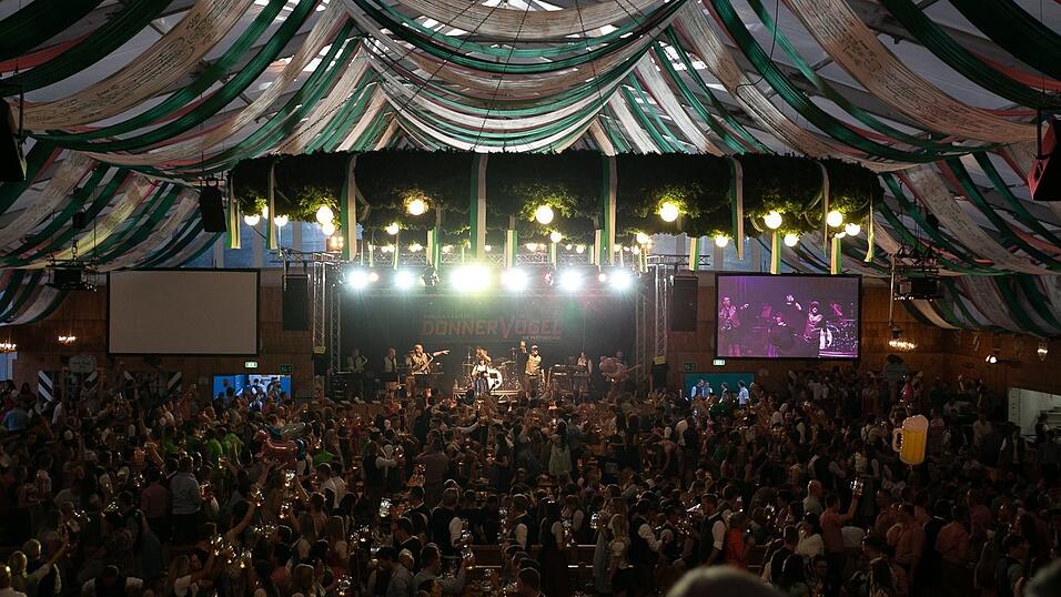 Die Partybilder vom Samstag, 13. August 2022, aus dem Festzelt Weckmann.