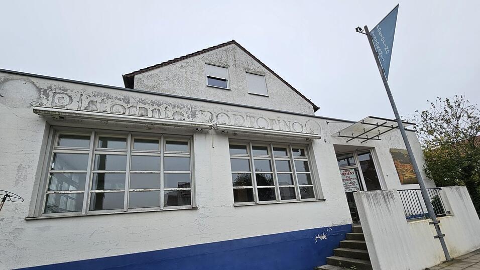 Vom alten Glanz des Portofino ist nur noch wenig &uuml;brig. Johann Seidel hat vor, die Immobilie zu sanieren.