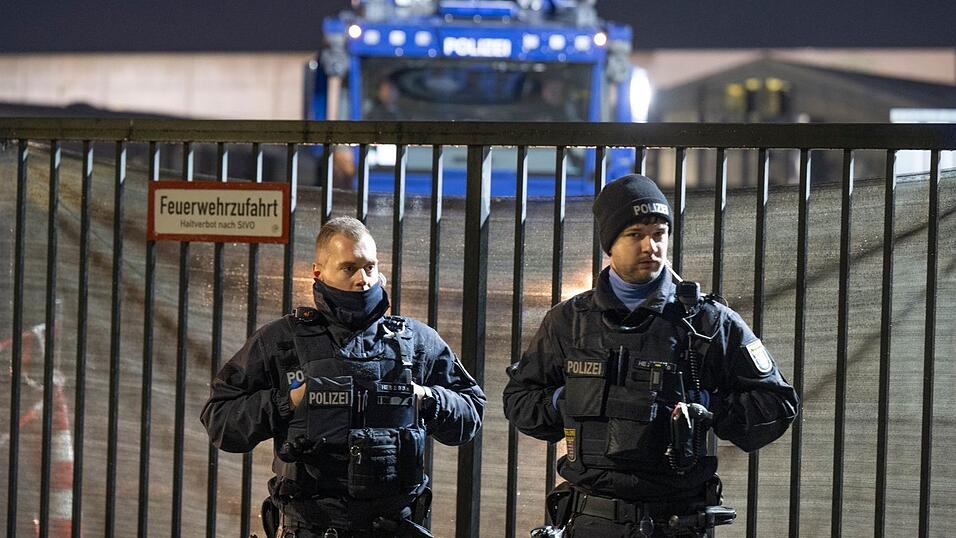 Die Polizei wappnete sich mit einem Großaufgebot für die Proteste.