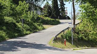 Der Marienhöhe ist von der Einmündung zur Frammeringer Straße bis zur Einfahrt zur ehemaligen Lebenshilfe-Schule gesperrt.