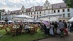 Der Garten im F&uuml;rstenschloss St. Emmeram w&auml;hrend der Thurn-und-Taxis-Schlossfestspiele.