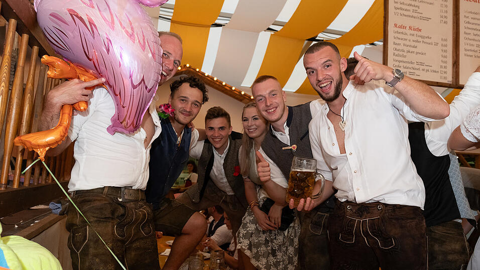 Die Partybilder vom Montag, 14. August 2023, aus dem Festzelt Nothaft. Die Partybilder vom Montag, 14. August 2023, aus dem Festzelt Nothaft.