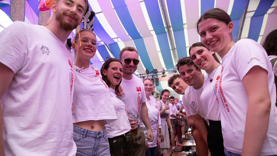 Die Partybilder vom Montag, 11. August, aus dem Festzelt Wenisch. Die Partybilder vom Montag, 11. August, aus dem Festzelt Wenisch.