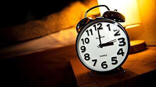 Am Ende der Sommerzeit wie Uhr wird um eine Stunde zurückgestellt. (Symbolbild) Am Ende der Sommerzeit wie Uhr wird um eine Stunde zurückgestellt. (Symbolbild)