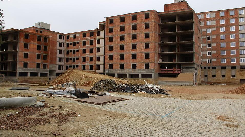 Die Sanierung des alten H&ouml;rgesch&auml;digten-Instituts wird zur endlosen Geschichte.