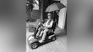 Dieter Niedermeier, wie er zuletzt in der Stadt unterwegs war. Dieter Niedermeier, wie er zuletzt in der Stadt unterwegs war.