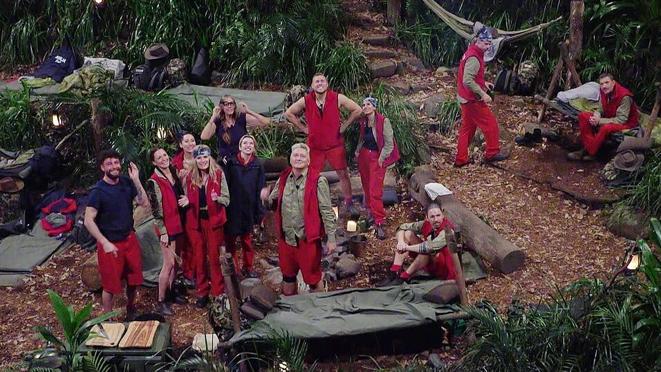 Nach vielen Tagen gibt es endlich wieder richtiges Essen.