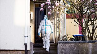 An dem Einfamilienhaus in Barsinghausen l&auml;uft die Spurensicherung.
