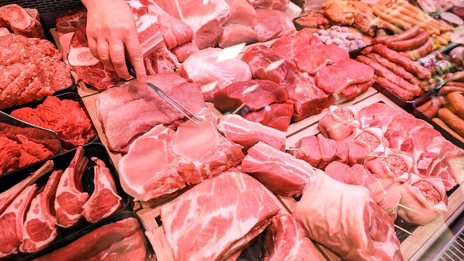 Um europäische Landwirte zu schützen, soll es nur für eine bestimmte Menge an Fleischimporten Zollvergünstigungen geben. (Symbolbild)