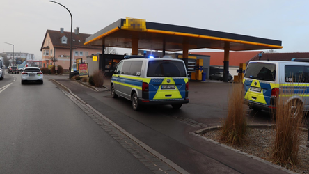 Im Zusammenhang mit Inverkehrbringens von sogenanntem Snus hat die Polizei auch in einer Tankstelle in Cham nach Beweisen gesucht.