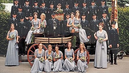 Das Gruppenbild zum 125-j&auml;hrigen Gr&uuml;ndungsjubil&auml;um der Freiwilligen Feuerwehr Mitterstetten.