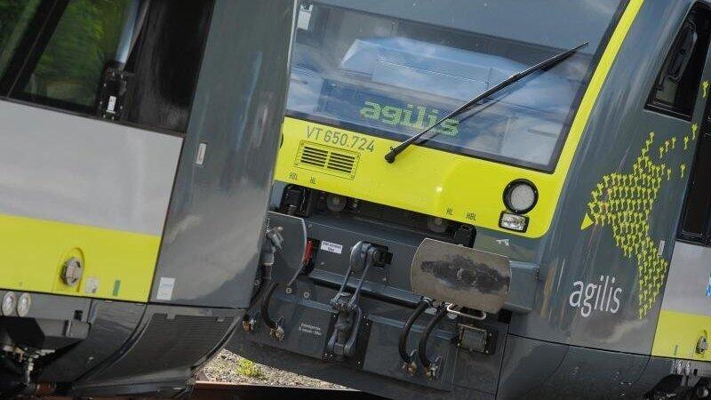Weil das Bahnunternehmen seine Zugflotte ausbaut, erweitert es nun auch seine Betriebswerkstatt in Regensburg. (Symbolbild) Weil das Bahnunternehmen seine Zugflotte ausbaut, erweitert es nun auch seine Betriebswerkstatt in Regensburg. (Symbolbild)