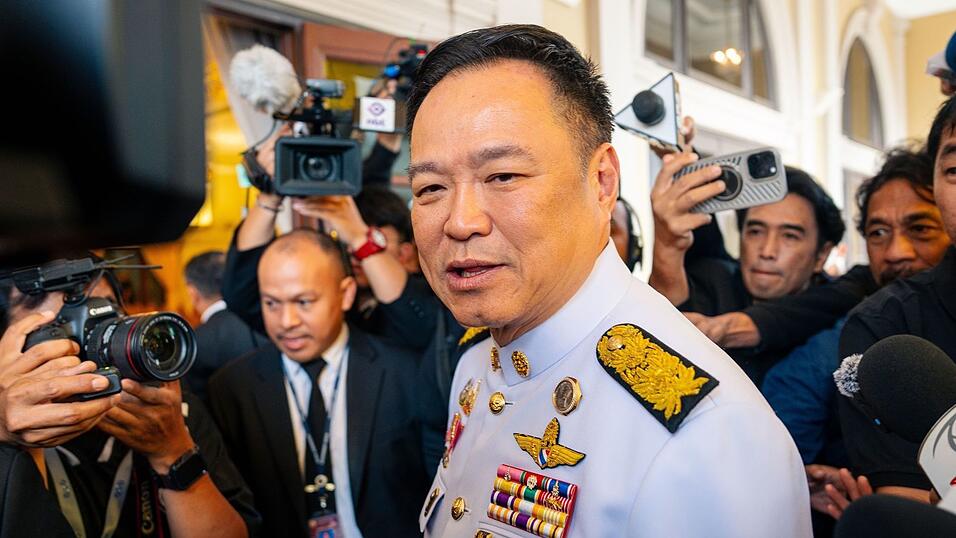 Derzeit lehnt der thail&auml;ndische RegierungschefAnutin Charnvirakul eine Waffenruhe mit Kambodscha ab.