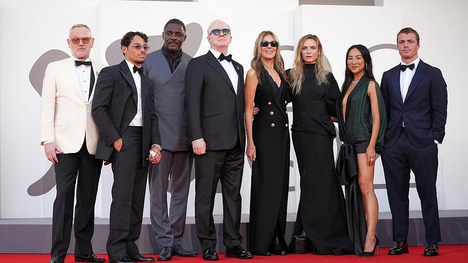 Der Film feierte in Venedig Premiere Anfang September - das Team von links nach rechts: Jared Harris, Anthony Ramos, Idris Elba, Tracy Letts, Regisseurin Kathryn Bigelow, Rebecca Ferguson, Greta Lee und Gabriel Basso. (Archivbild) Der Film feierte in Venedig Premiere Anfang September - das Team von links nach rechts: Jared Harris, Anthony Ramos, Idris Elba, Tracy Letts, Regisseurin Kathryn Bigelow, Rebecca Ferguson, Greta Lee und Gabriel Basso. (Archivbild)