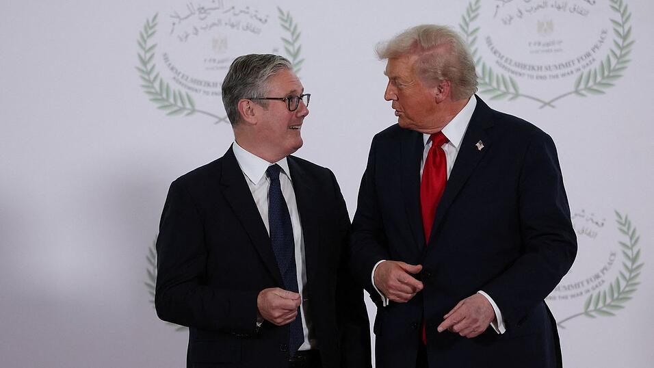Damals noch guter Dinge: US-Pr&auml;sident Donald Trump (r) und Premierminister Keir Starmer. (Archivbild)