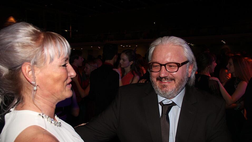 Die Bilder vom Abschlussball der Tanzschule Seidel in der Fraunhofer-Halle am 28. November. Die Bilder vom Abschlussball der Tanzschule Seidel in der Fraunhofer-Halle am 28. November.