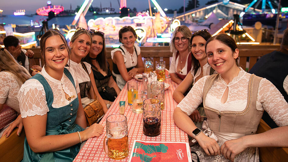 Die Partybilder vom Donnerstag, 14. August, aus dem Festzelt Krönner. Die Partybilder vom Donnerstag, 14. August, aus dem Festzelt Krönner.